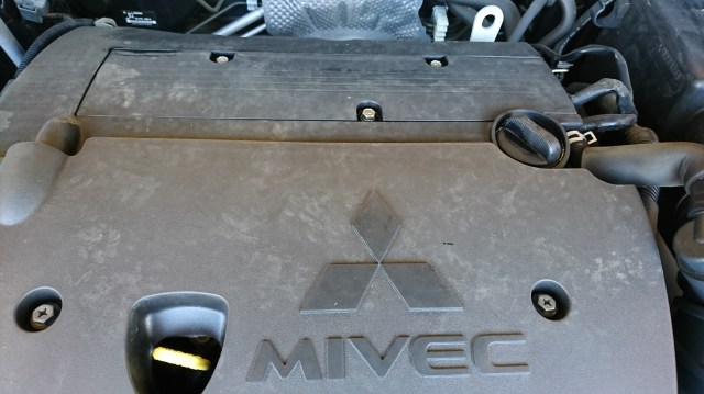 猫の足跡付きのエンジンルーム